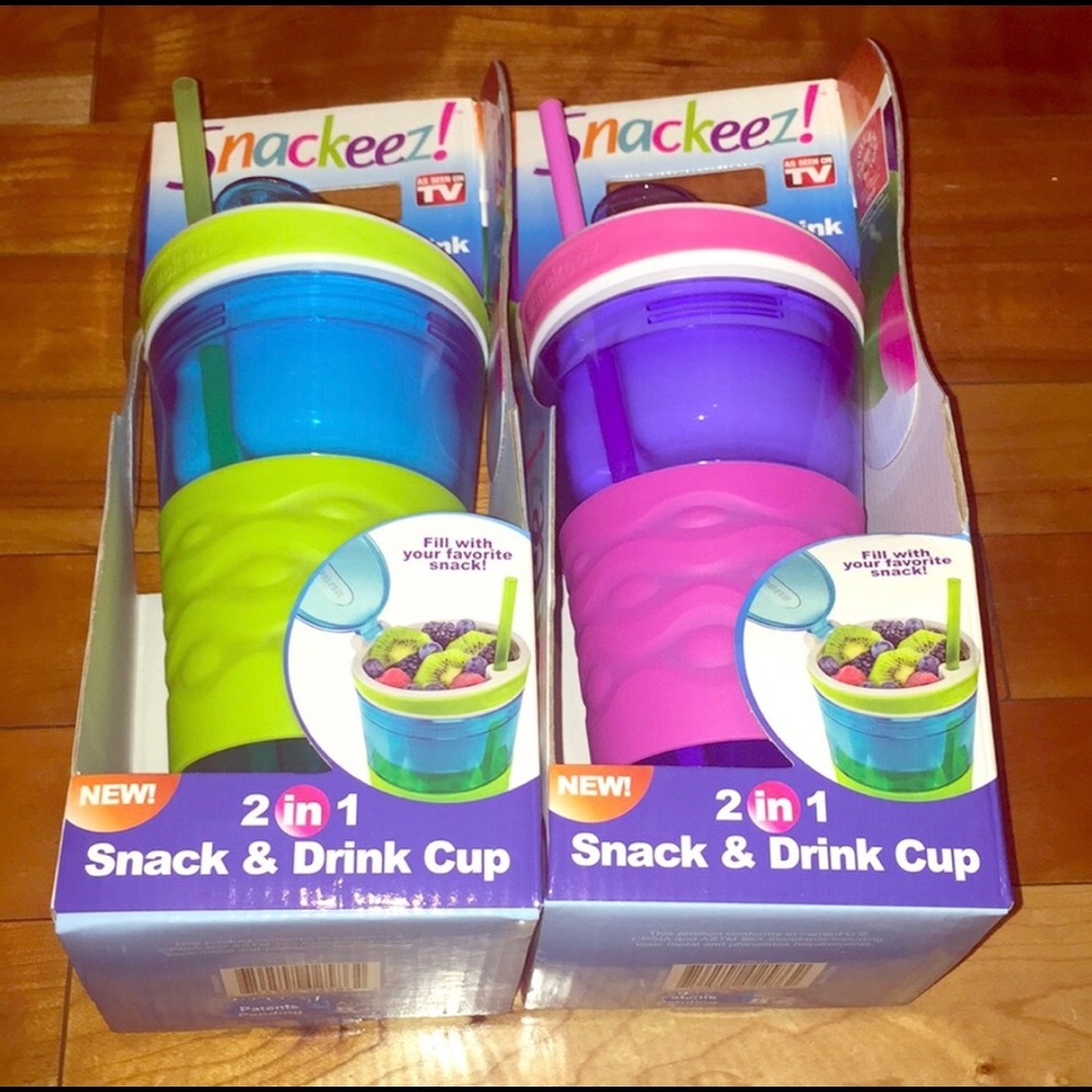 4 snackeez cups